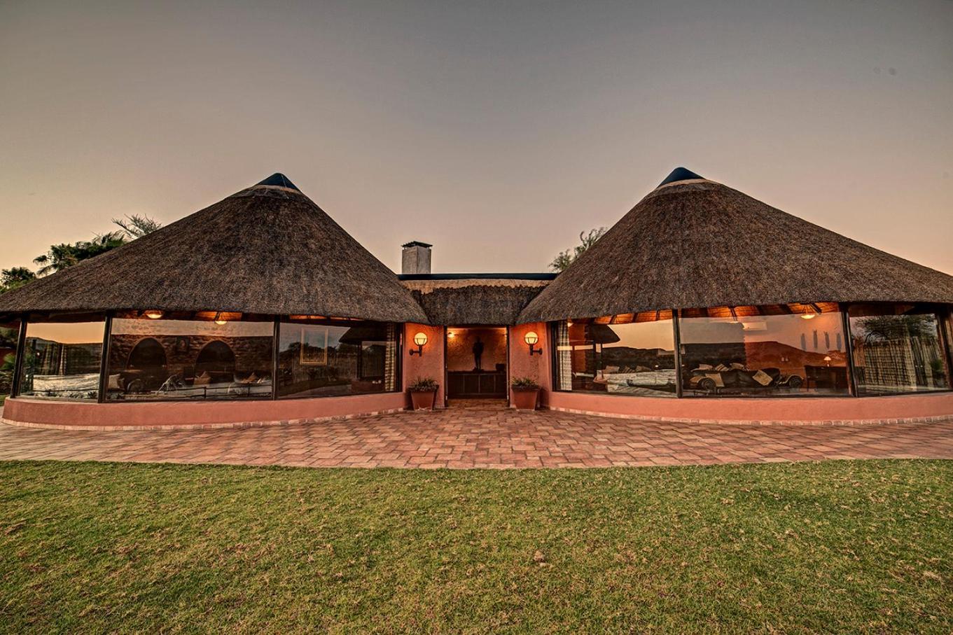Mount Etjo Safari Lodge Kalkfeld Exteriér fotografie