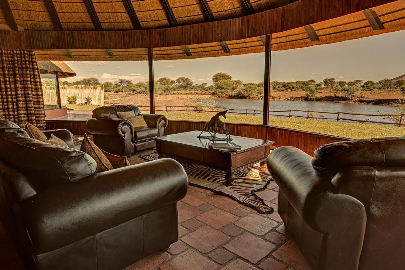 Mount Etjo Safari Lodge Kalkfeld Exteriér fotografie
