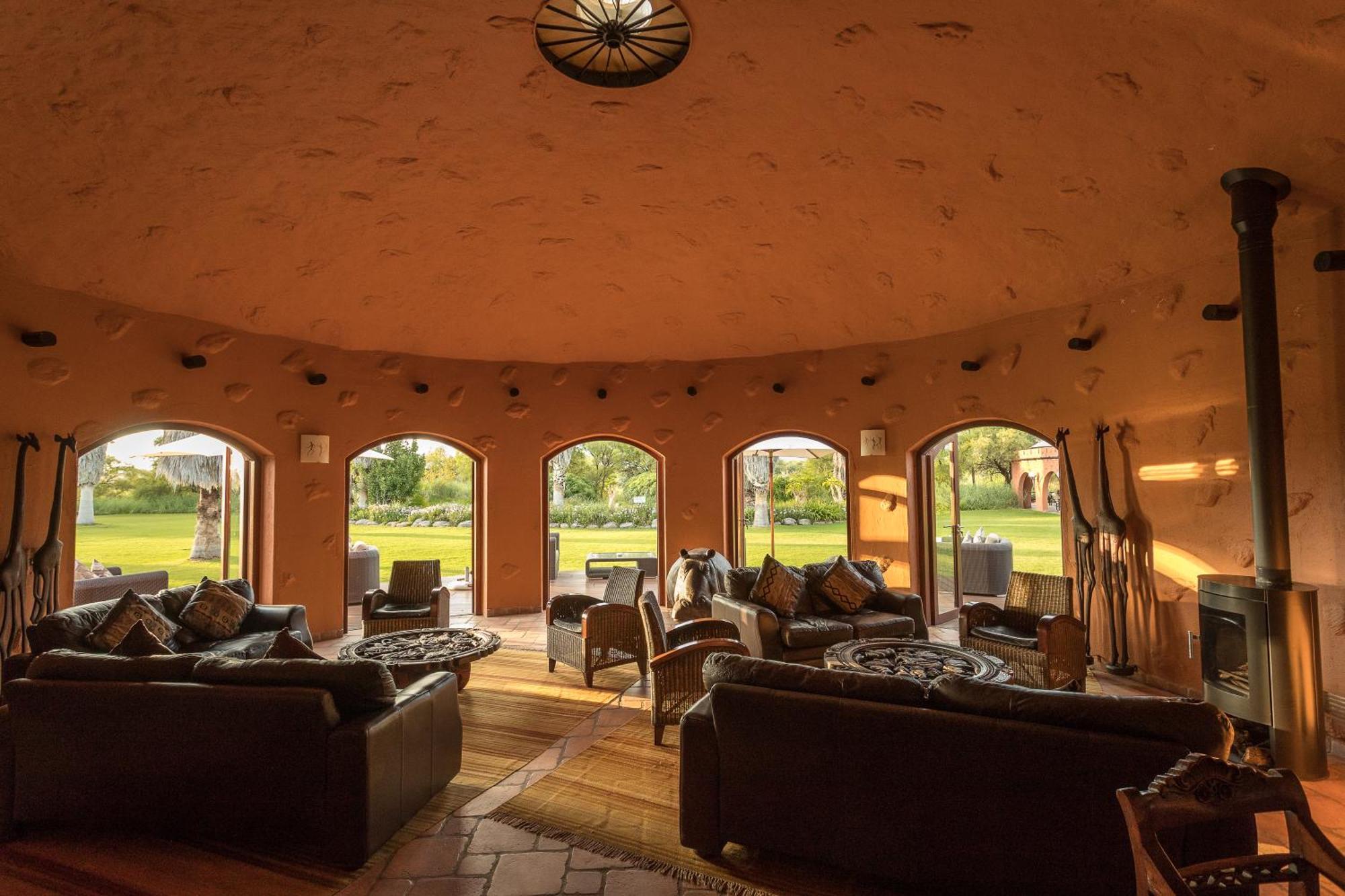 Mount Etjo Safari Lodge Kalkfeld Exteriér fotografie